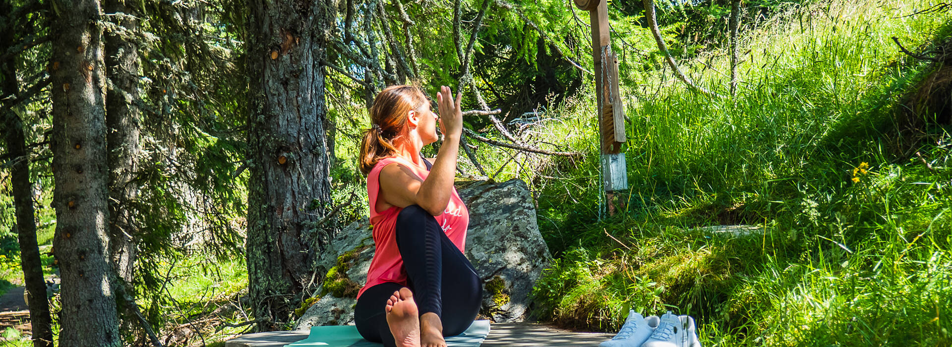 Mountain Yoga Trail Asana Drehung